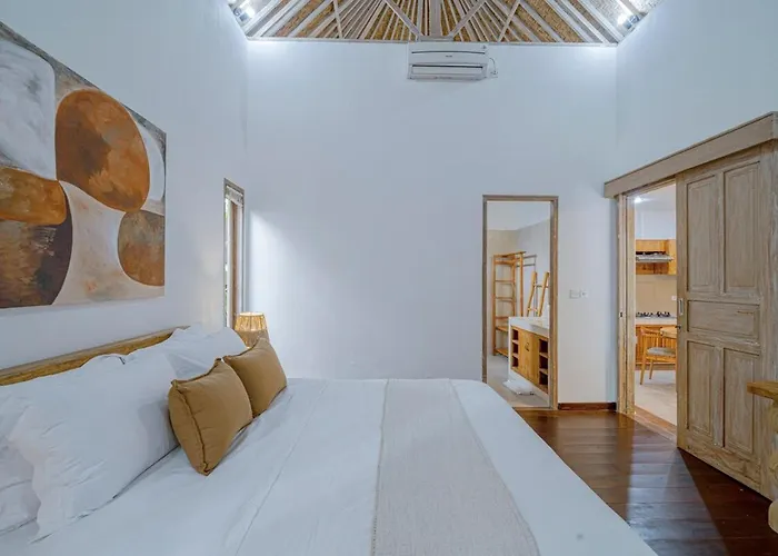 Charming With Private Pool & Garden Villa *