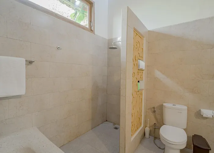 Charming With Private Pool & Garden