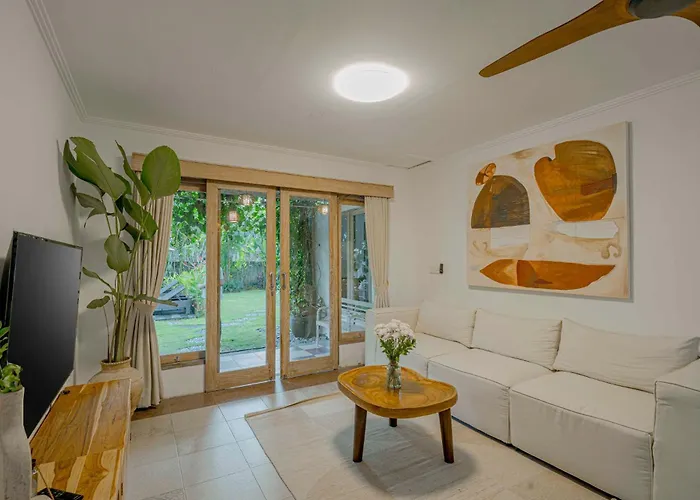 Villa Charming With Private Pool & Garden
