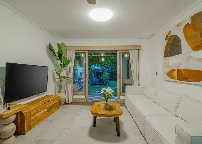 Charming With Private Pool & Garden Villa *
