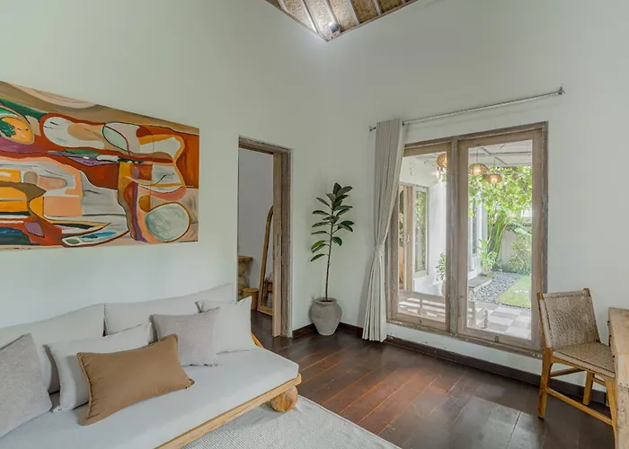 Villa Charming With Private Pool & Garden
