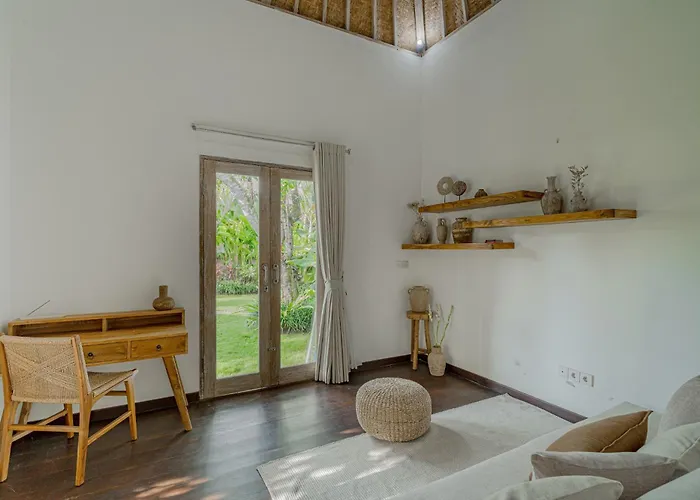 Charming With Private Pool & Garden *