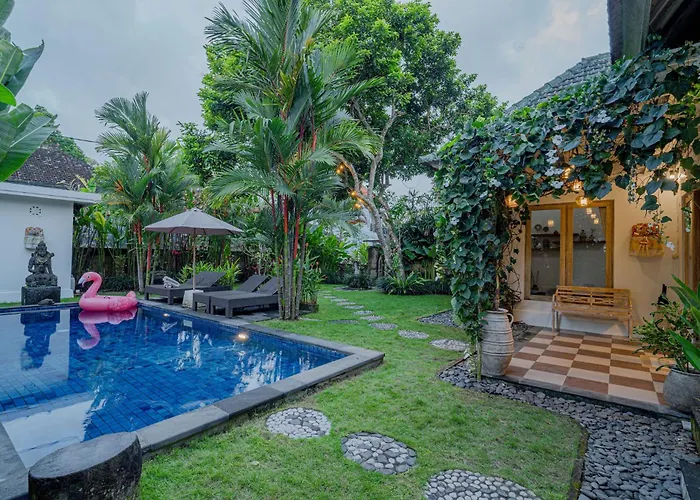 Charming With Private Pool & Garden