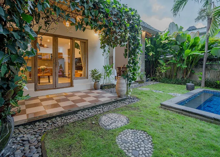 Charming With Private Pool & Garden