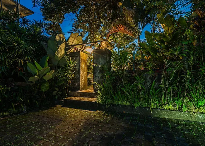 Charming With Private Pool & Garden Villa *