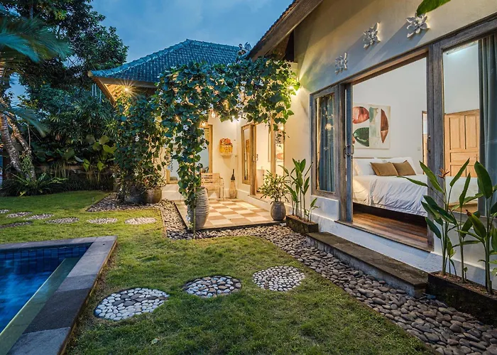 Charming With Private Pool & Garden Villa